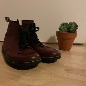 DR MARTENS